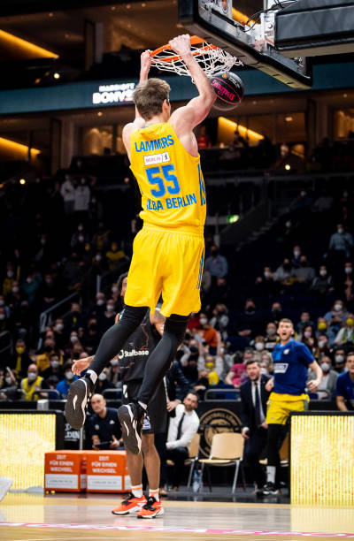 中表现得格 中表现得格