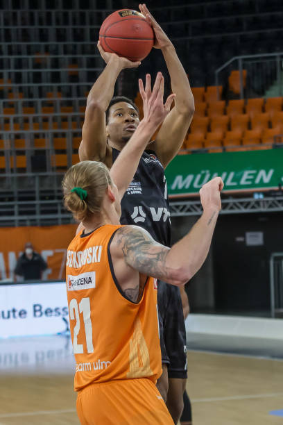 也希望借助 也希望借助